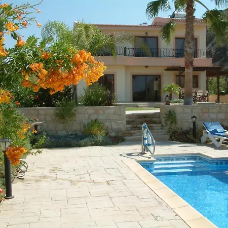 Three Bedroom With Private Pool And Landscaped Garden Close To The *