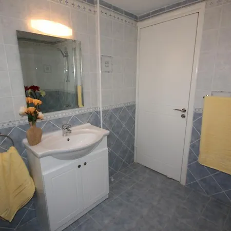 Three Bedroom With Private Pool And Landscaped Garden Close To The ピッソウリ