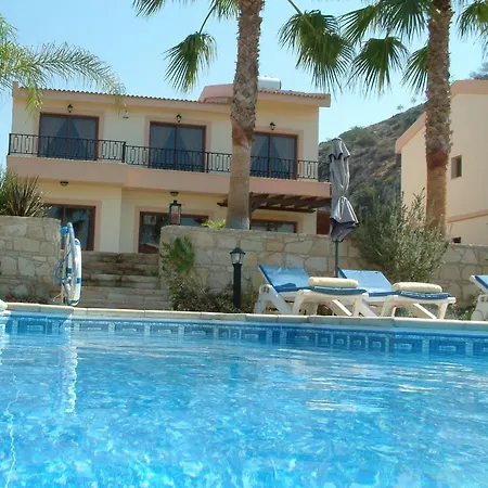Villa Three Bedroom With Private Pool And Landscaped Garden Close To The *
