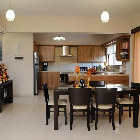 Villa Three Bedroom With Private Pool And Landscaped Garden Close To The *