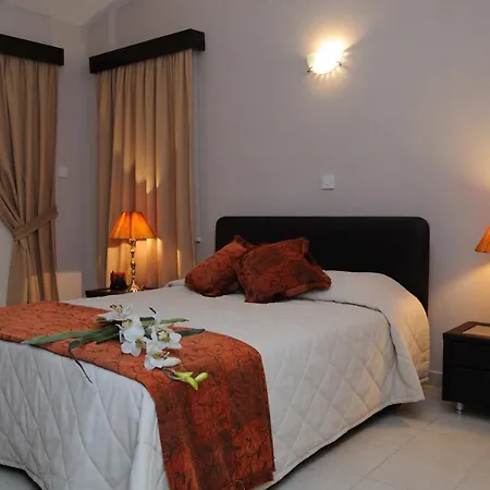 Three Bedroom With Private Pool And Landscaped Garden Close To The Pissouri