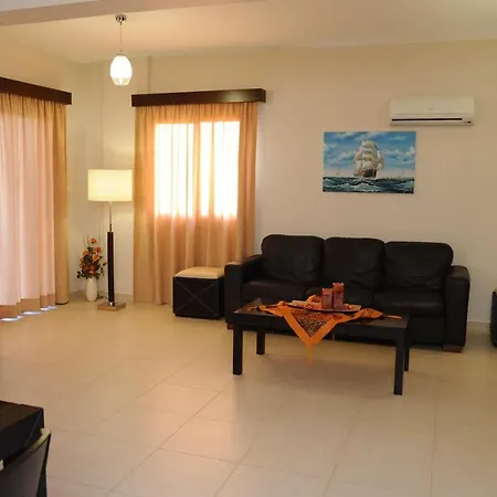 Three Bedroom With Private Pool And Landscaped Garden Close To The Pissouri