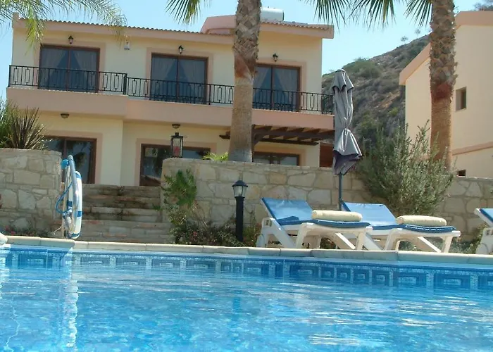 Villa Three Bedroom With Private Pool And Landscaped Garden Close To The *