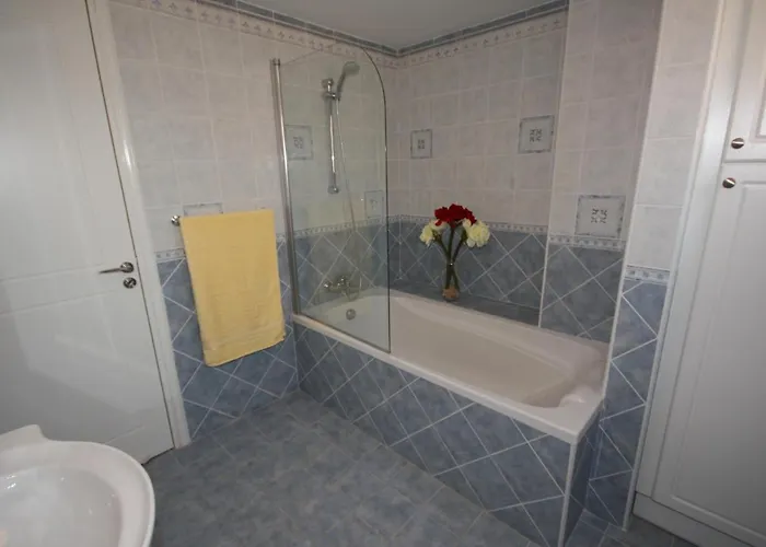 Three Bedroom With Private Pool And Landscaped Garden Close To The Villa *