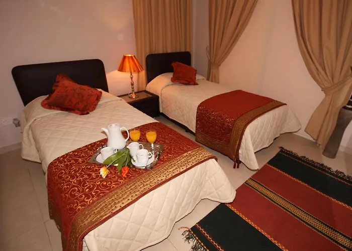 Three Bedroom With Private Pool And Landscaped Garden Close To The Villa Pissoúri